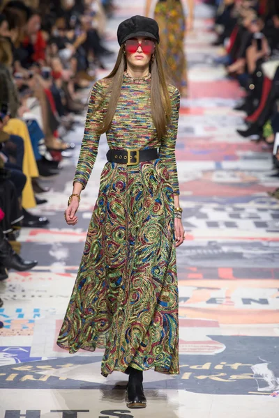 Look 60